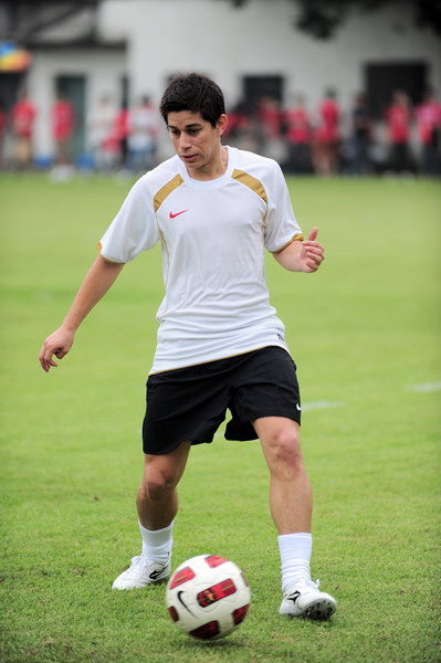 九游官网入口 -广州队训练开放日，今夜调整名单引欢呼，法甲在即，数据趋势出现新变化(fm1066广播节目单)