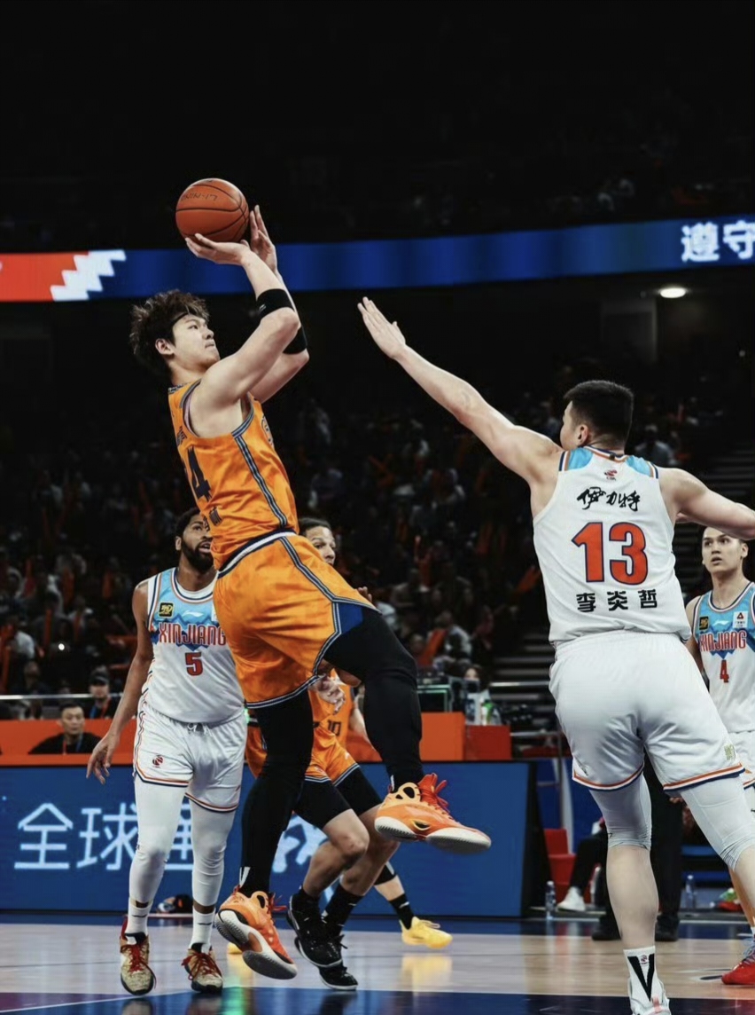 九游体育入口 -包含今夜NBA常规赛传出新动向，山东男篮回应争议，管理层表态——引发热议，纪律约束更严格的词条